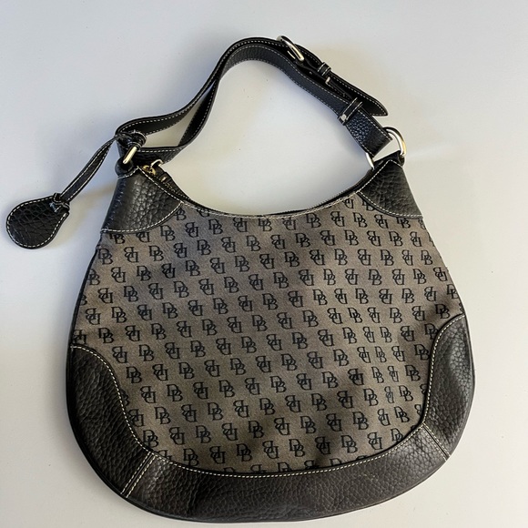 Dooney and Bourke hand bag - Picture 4 of 6